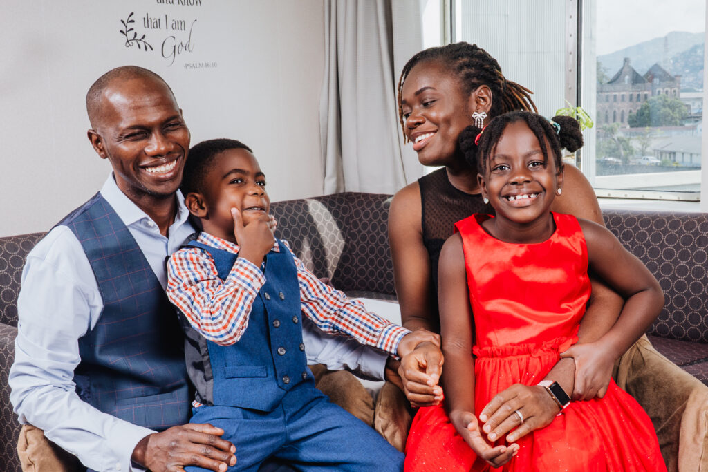slh251116 adesanya family ru021 hi