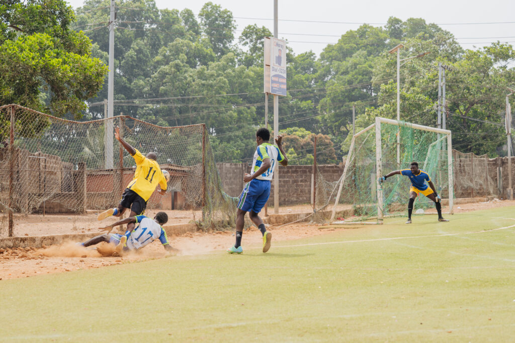 slh260125 football glm crew mercy ministries ru020 2 hi